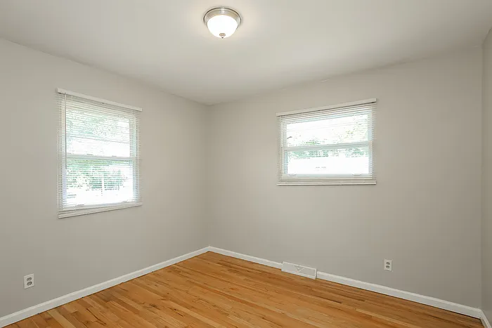 909 Ridge Dr — Photo 8