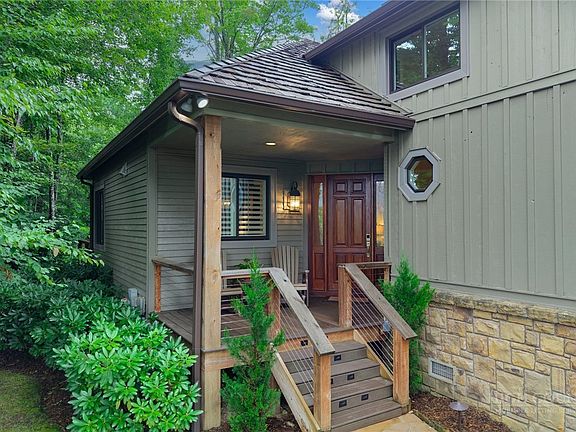 3rd image of 62 Crestview Lane