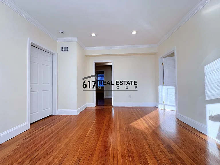 73 Thatcher St #202 — Photo 8