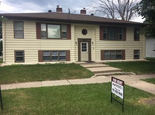 202 16th St S APT 4, Moorhead, MN 56560