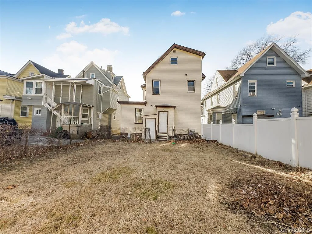 S 11th Ave, Mount Vernon — Photo 2