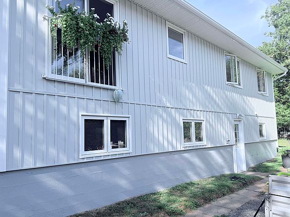 5th image of 45 Springwaters Pl