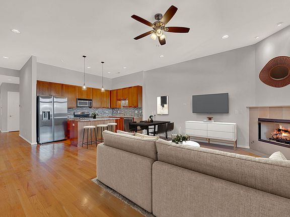 4th image of 1843 W North Ave APT 3e