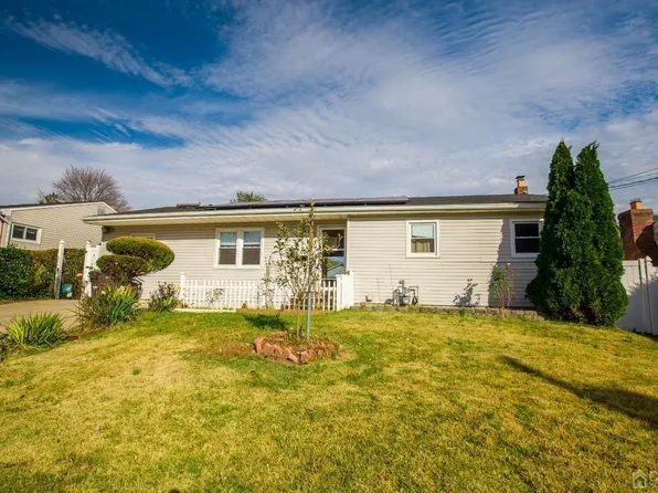 22 Clemson Rd, Parlin, NJ 08859