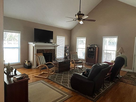 2nd image of 707 Mount Ebal Rd