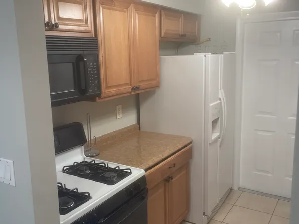 255 SW 7th St APT 4, Boca Raton, FL 33432