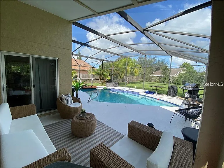 2476 Shelby Cir — Photo 17