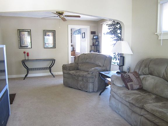 2nd image of 1028 Chelsea Ave