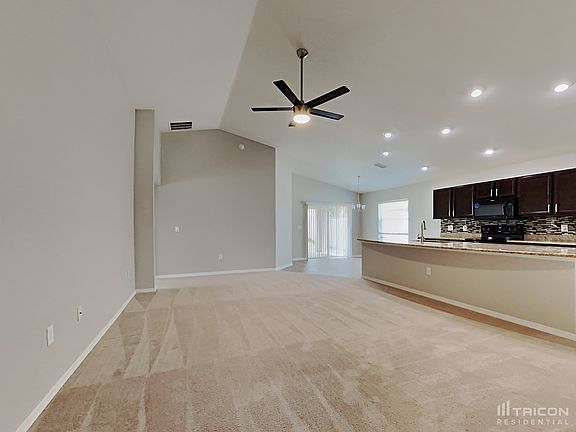 4th image of 1490 Woodlark Dr