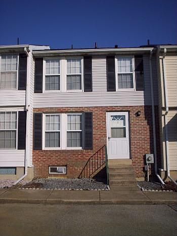 1st image of 4 Glenway Pl