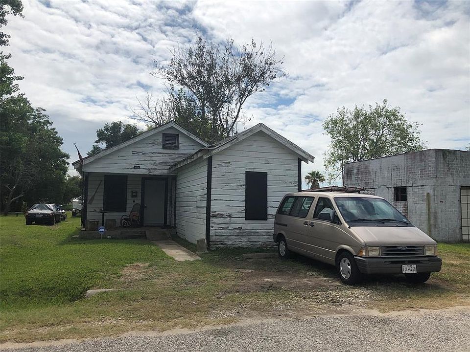 1st image of 315 1st Ave N