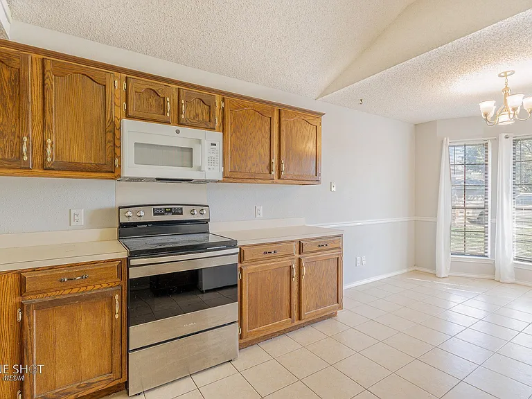 2957 Oak Ridge Ct — Photo 6