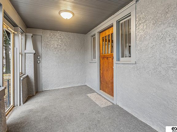 5th image of 2450 Newport Ave