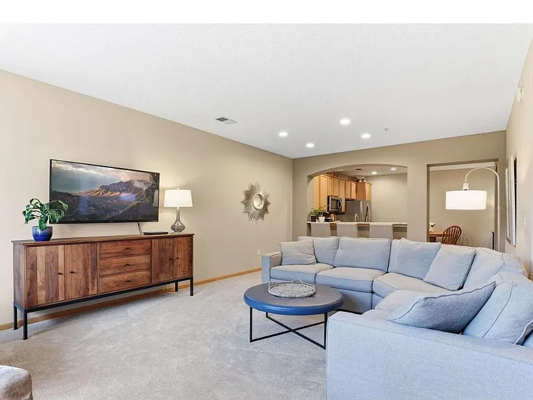 Living room (does not come furnished)