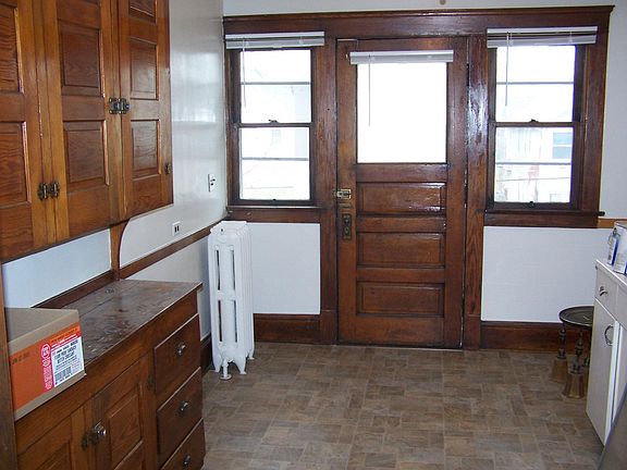 4th image of 1280 W 112th St #4
