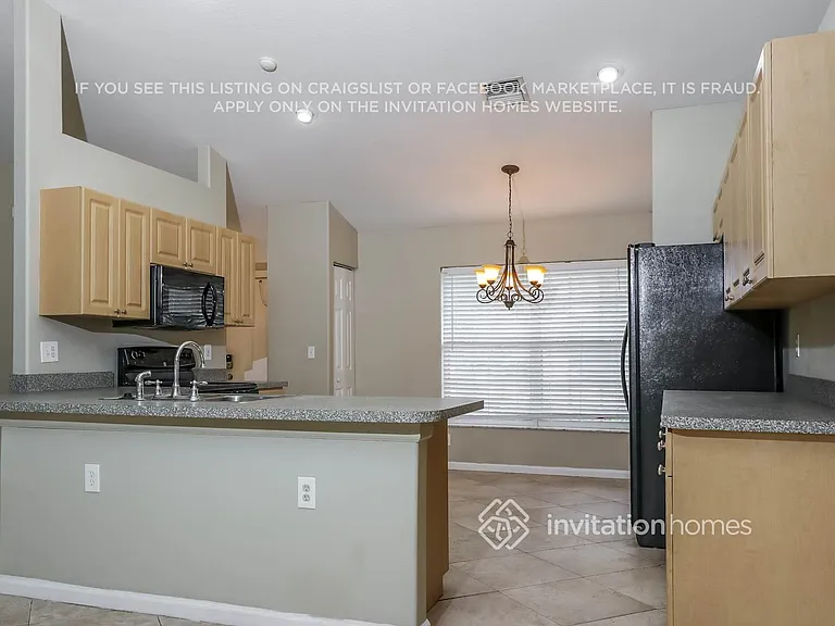 1891 Tulip Ln — Photo 5