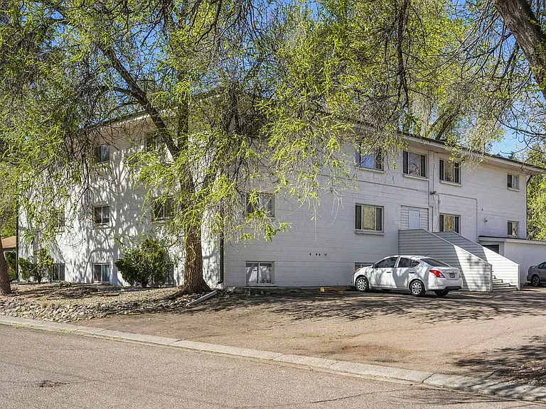 Ivywild Flats — Photo 25