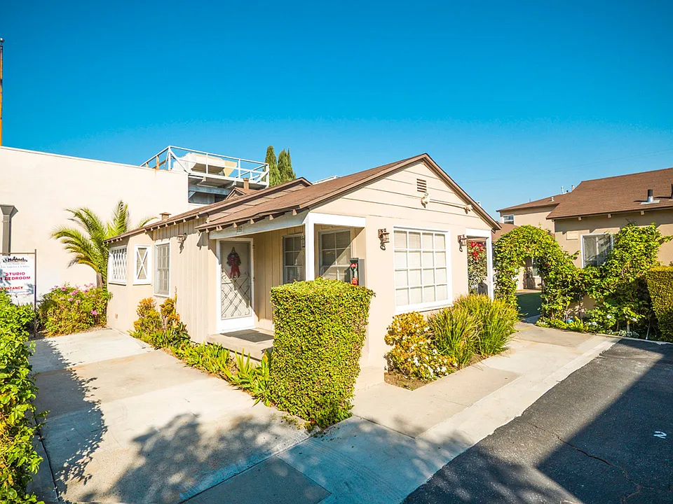 3742 Motor Ave