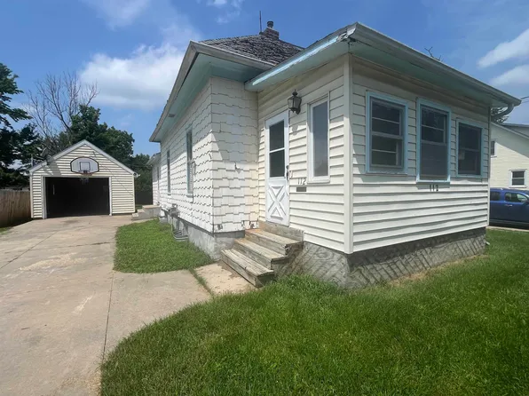 112 3rd Ave NE, Oelwein, IA 50662