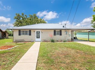 123 Rochelle St, Brady, TX 76825