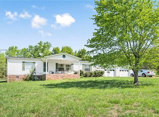 2425 Wagoner Rd, Hamptonville, NC 27020