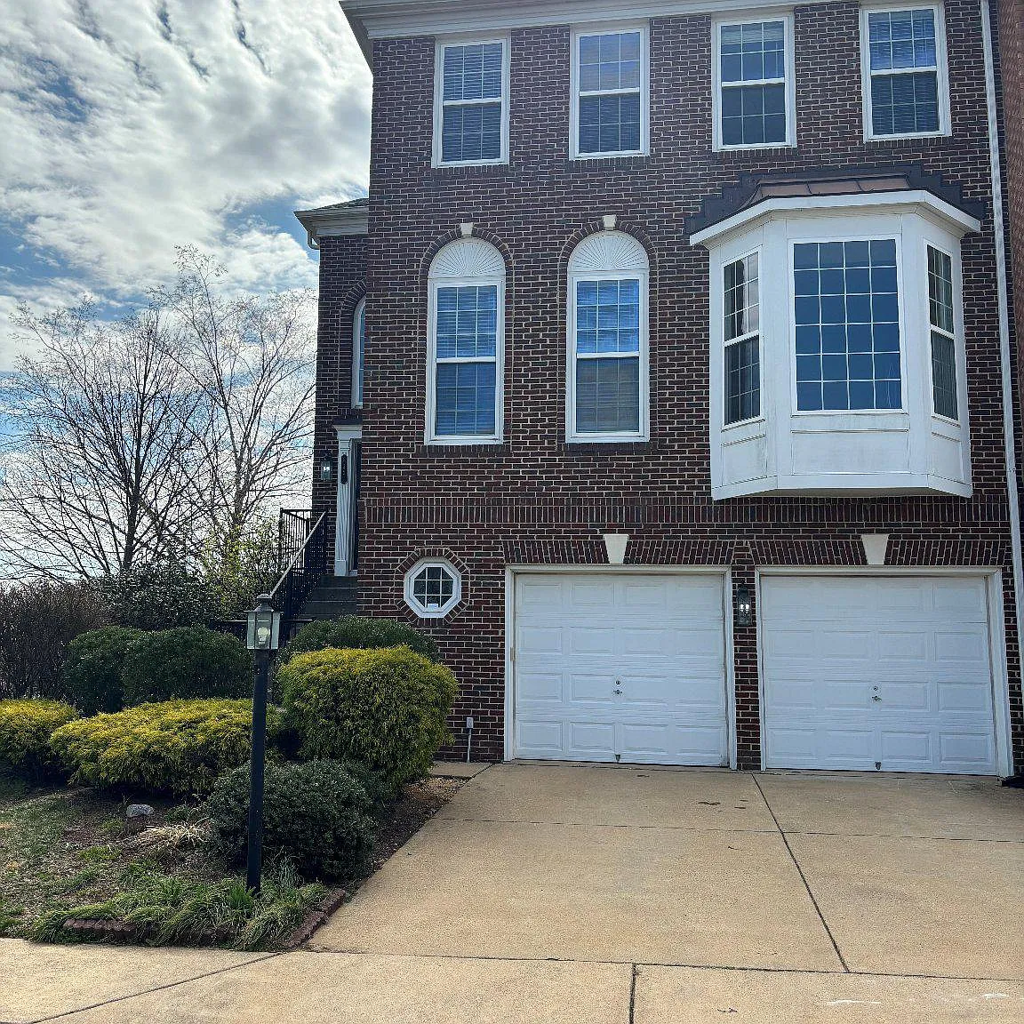 4 bed, 3.5 bath, 2164 sqft, $3,500 — Photo 1