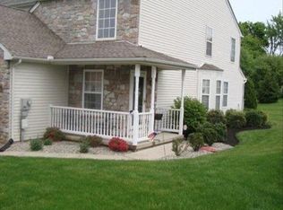 2715 Bachman Dr, Bethlehem, PA 18020