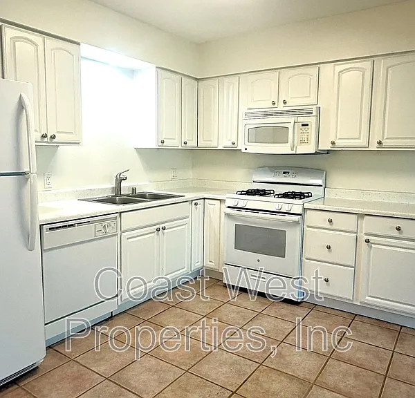 123 Jupiter St #10 — Photo 1