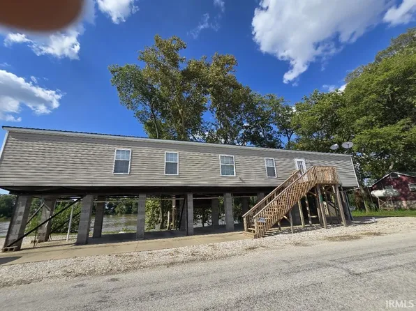 8182 W 425th, Patoka, IN 47666
