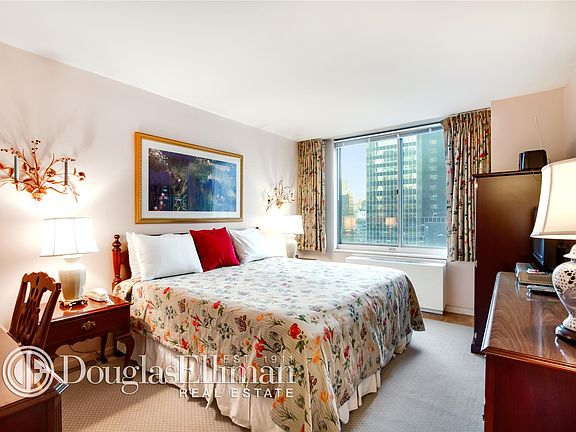 4th image of 145 E 48th St APT 26D