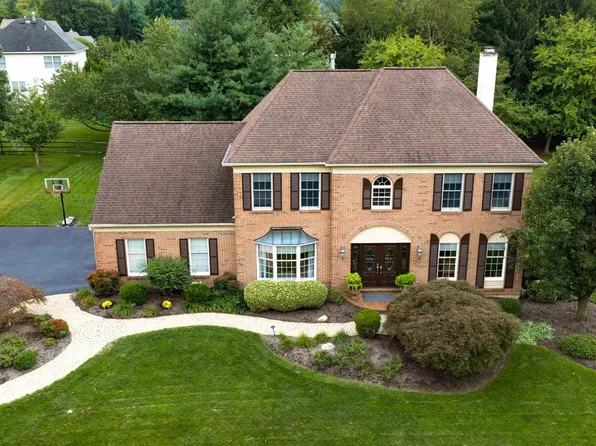 708 Castlewood Dr, Dresher, PA 19025