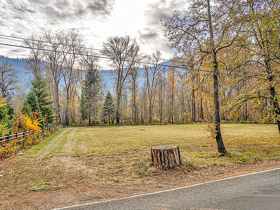 4th image of Averill Dr