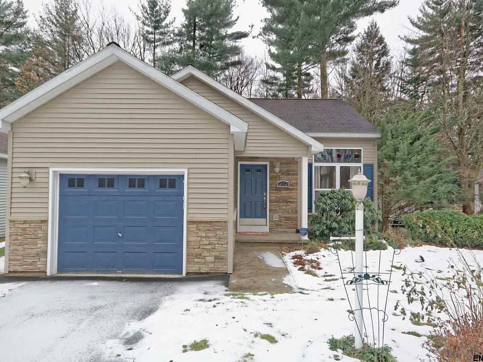 1st image of 272 Meadowlark Dr