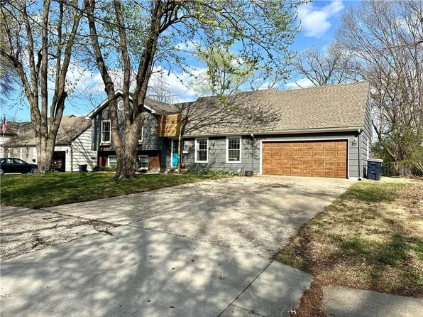 10513 Mersington Ave, Kansas City, MO 64137