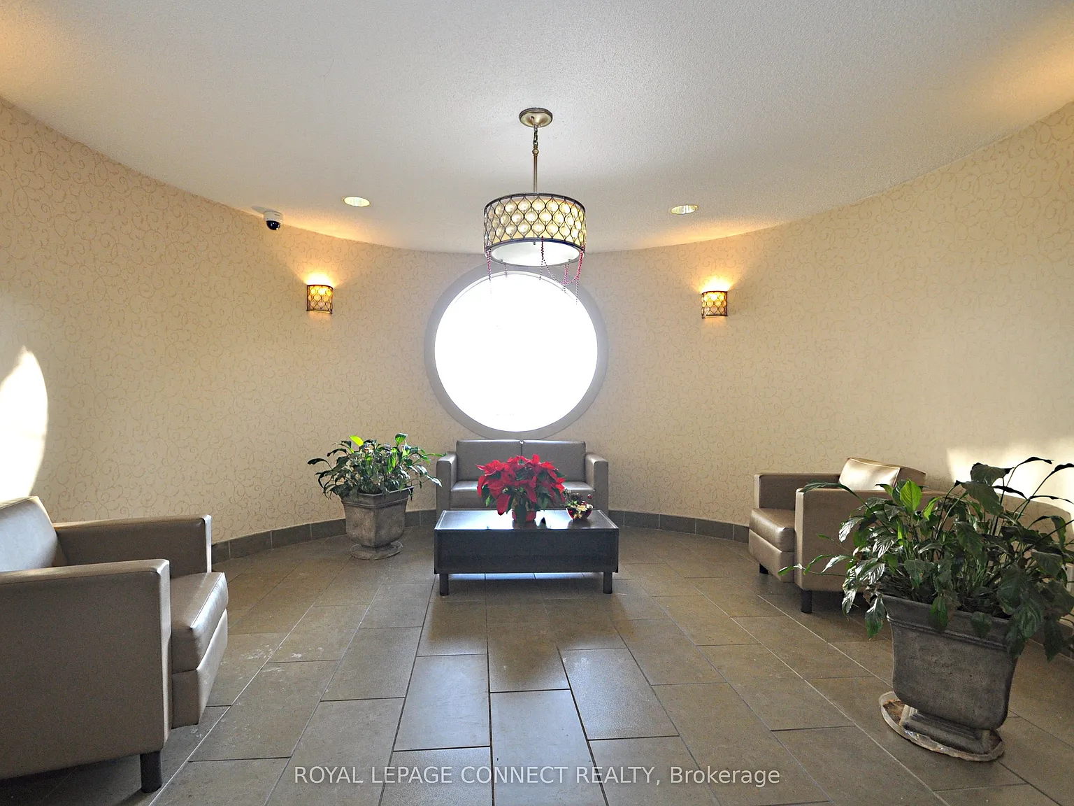 3 bed, $2,380 — Photo 3