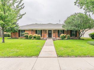 1612 Valleycrest Ln, Carrollton, TX 75006