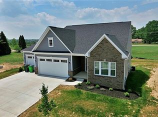 6807 Graceway Cir NE, Canton, OH 44721