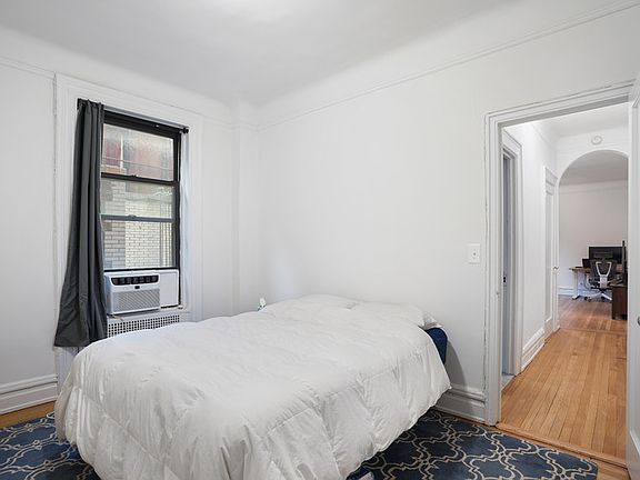 4th image of 205 W 54th St APT 3B