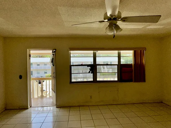 78 Hastings #E, West Palm Beach, FL 33417