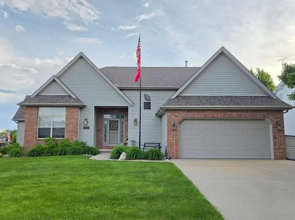 3210 Monterey Rd, Bloomington, IL 61704