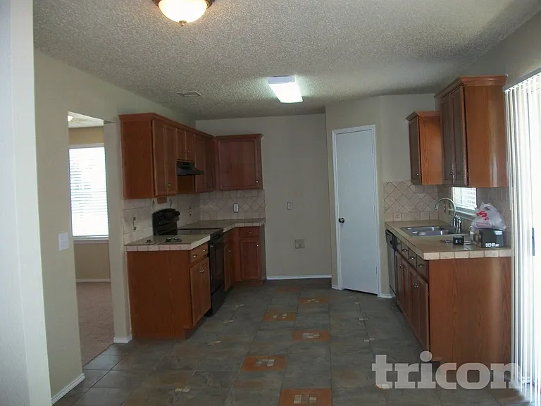 1817 Citadel Dr — Photo 5