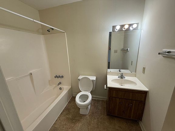 5th image of 211 Appaloosa Dr