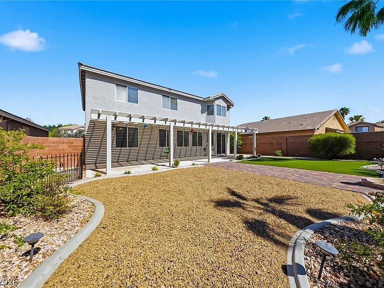 2551 Williamsburg St — Photo 3