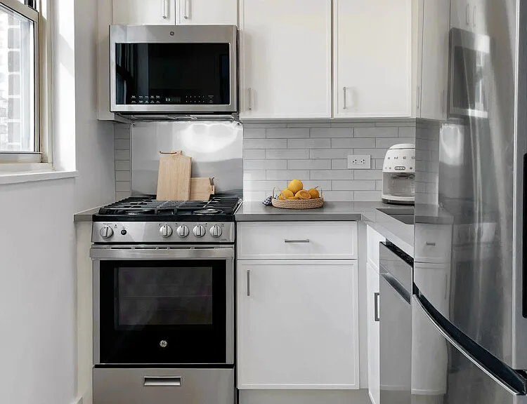 166 E 34th St #1906 — Photo 4