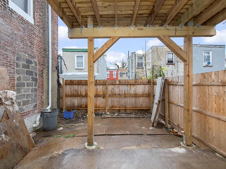 1021 W Dauphin St #1 — Photo 9