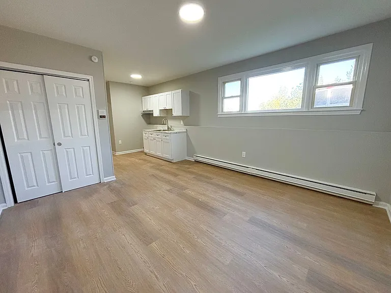 693 Washington St — Photo 17