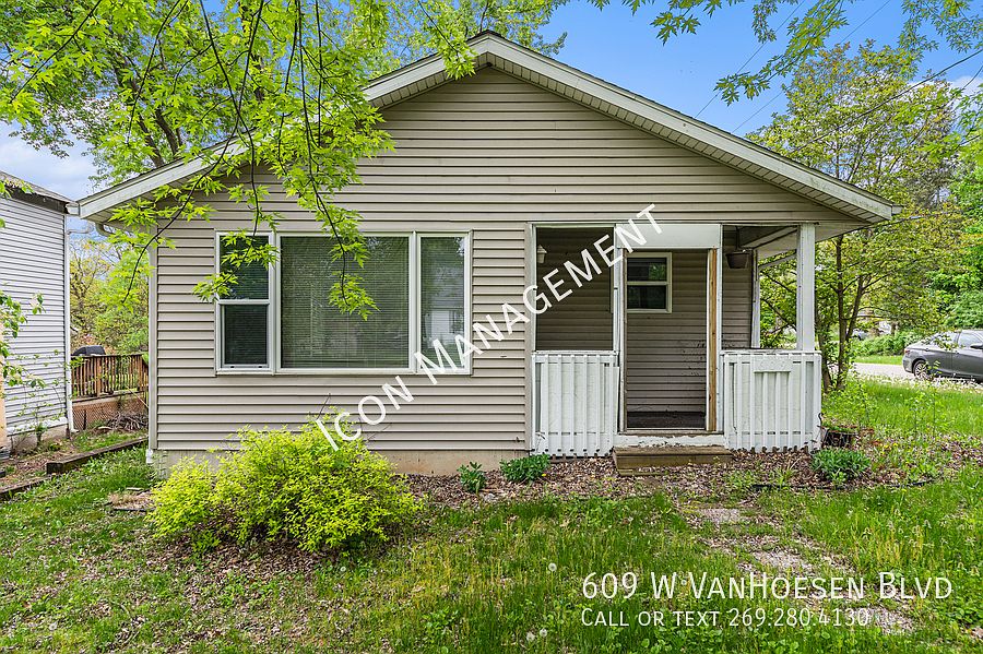 1st image of 609 W Van Hoesen Blvd