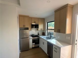 6331 Jumilla Ave, Woodland Hills, CA 91367