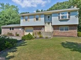 49 Hartford Rd, Delran, NJ 08075