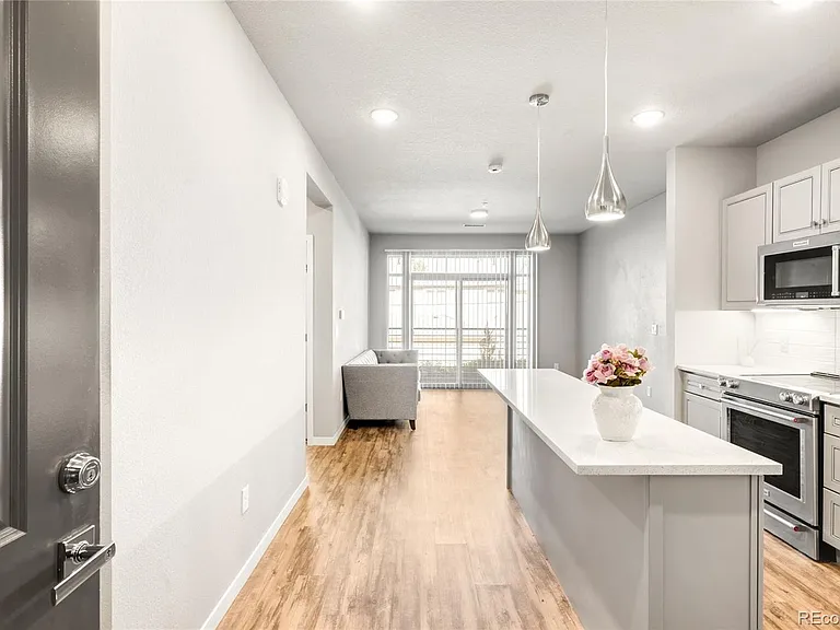 155 S Monaco Street Pkwy #105 — Photo 3